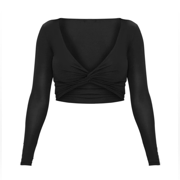 PrettyLittleThing Shape Black Slinky Twist Front Crop Top - Picture 3 of 5